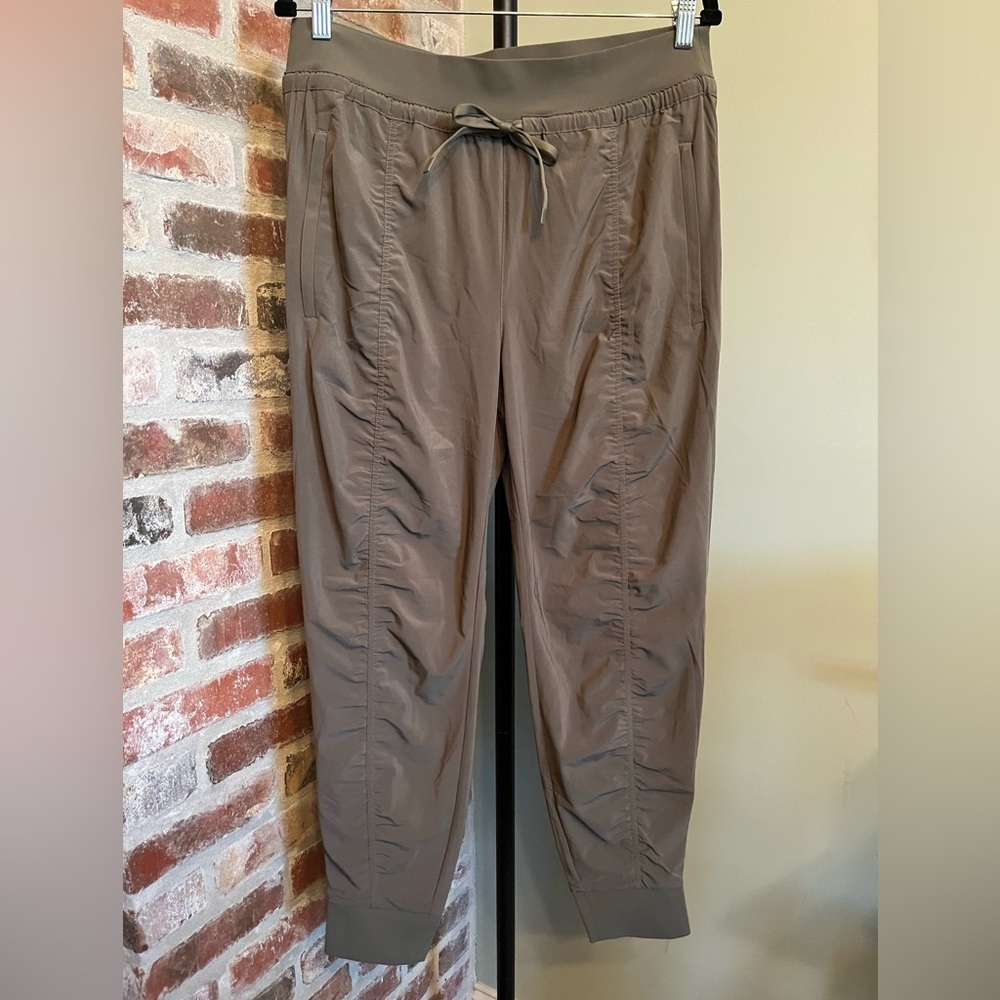 Athleta Attitude Olive Green Drawstring Jogger Pants size 14